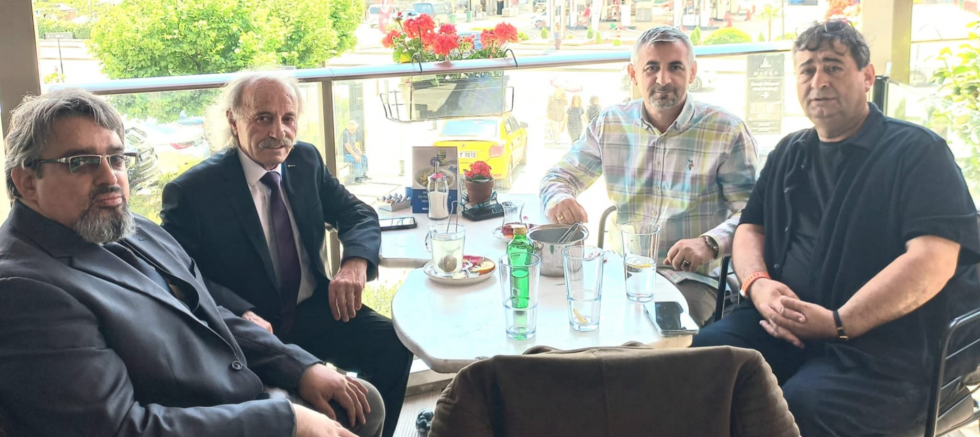 Bursa’nın Takım Elbiseli Simitçisi Siyasete Atıldı - GÜNDEM - İnternetin Ajansı