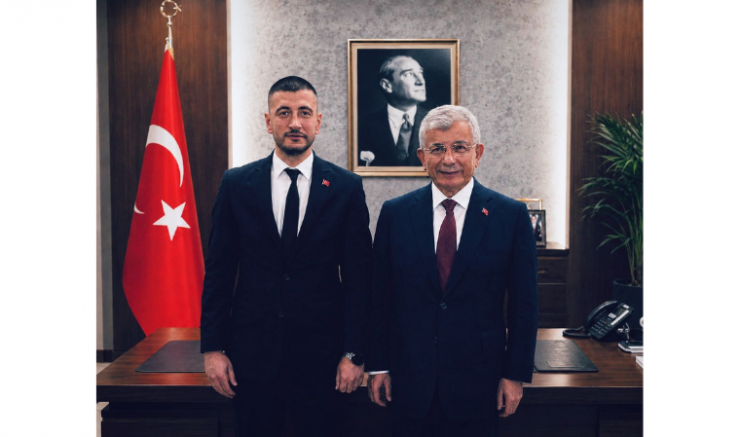 Cengiz Özyurt: 