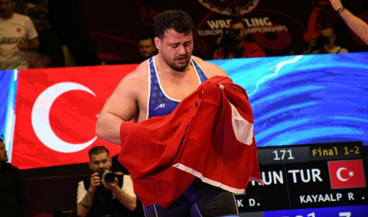 Elvan Öztürk: Rıza Kayaalp’in Tarihi Zaferi Türk Sporunun Gücünü Bir Kez Daha Ortaya Koydu - GÜNDEM - İnternetin Ajansı